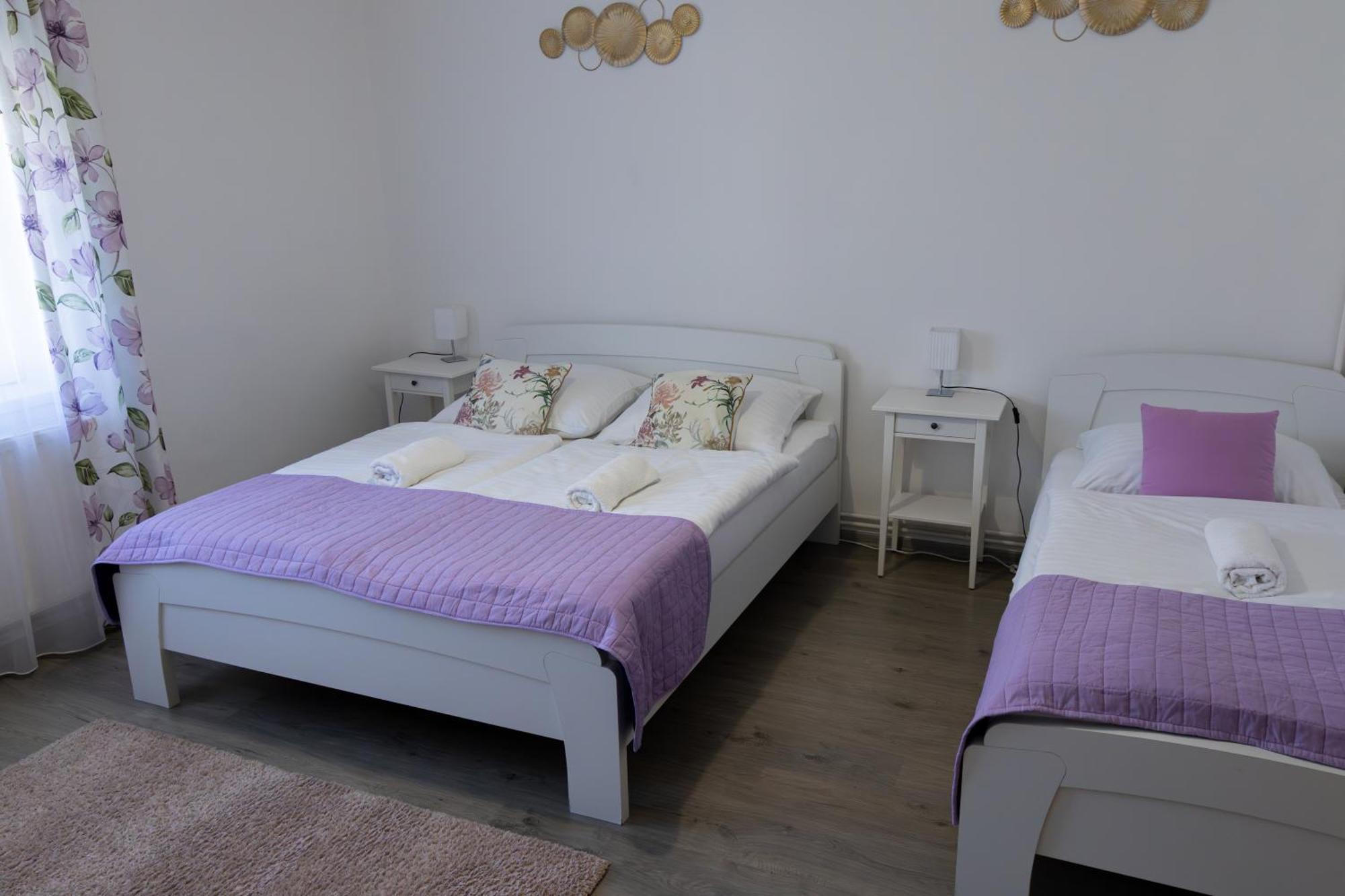 Kincso Vendeghaz Apartment Sarospatak Ngoại thất bức ảnh